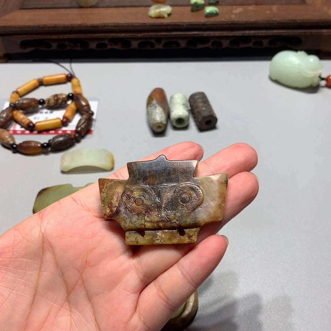 刘***继和田玉（糖玉）未镶嵌颈饰