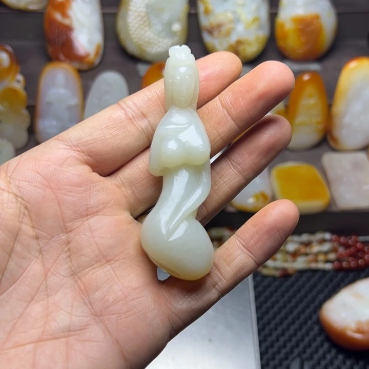 和田玉未镶嵌颈饰