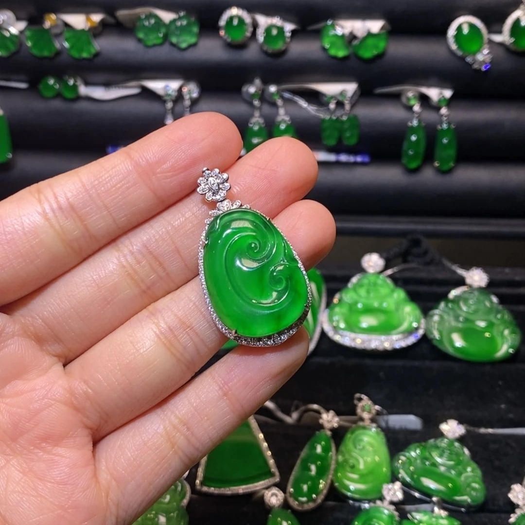 翡翠18K金镶嵌吊坠(不含链)如意