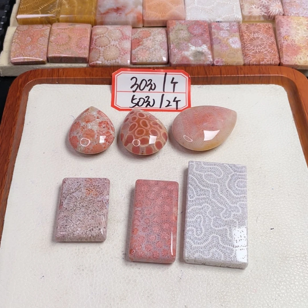 【闪购商品】未镶嵌吊坠(赠链)硅化玉T***y