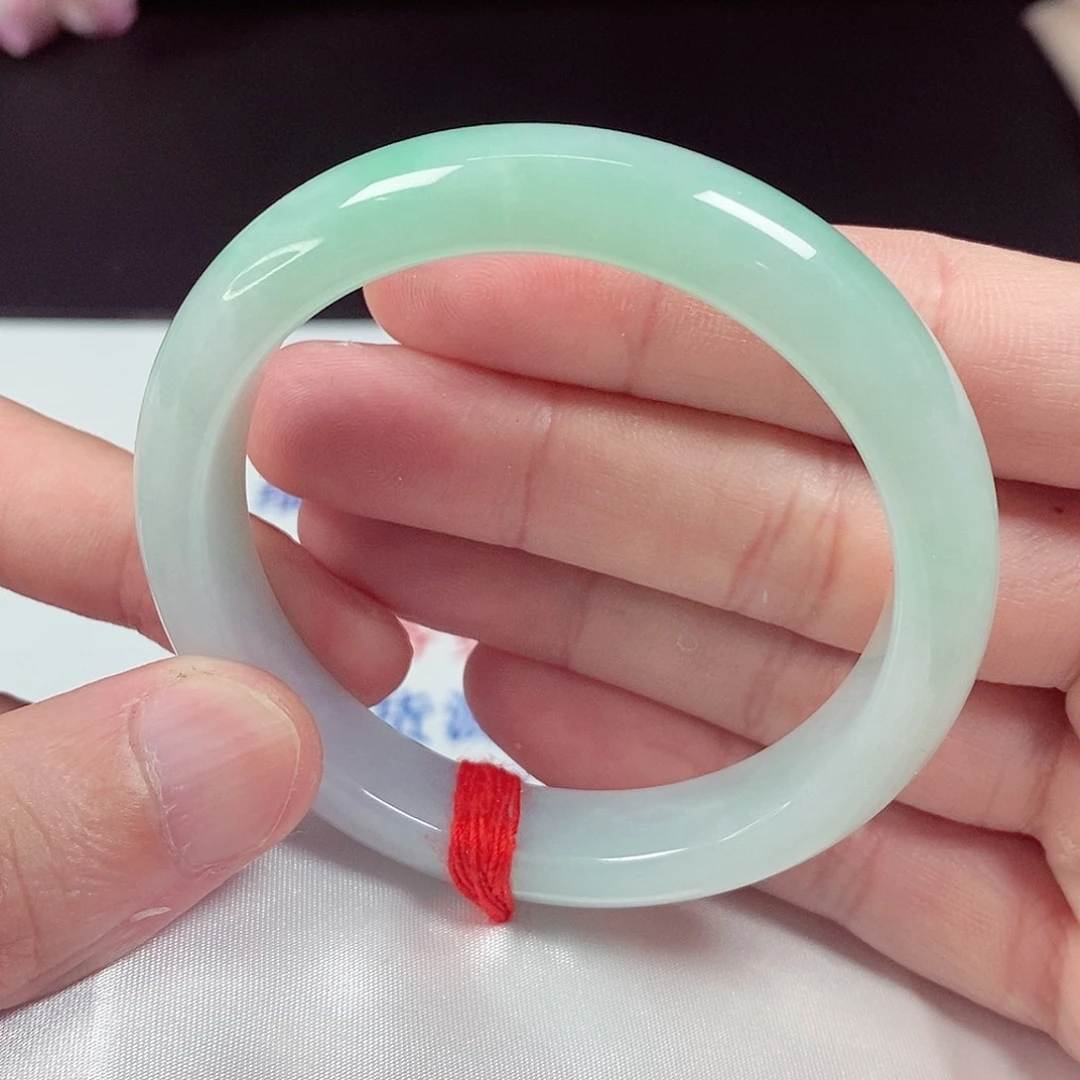 翡翠未镶嵌手镯56圈