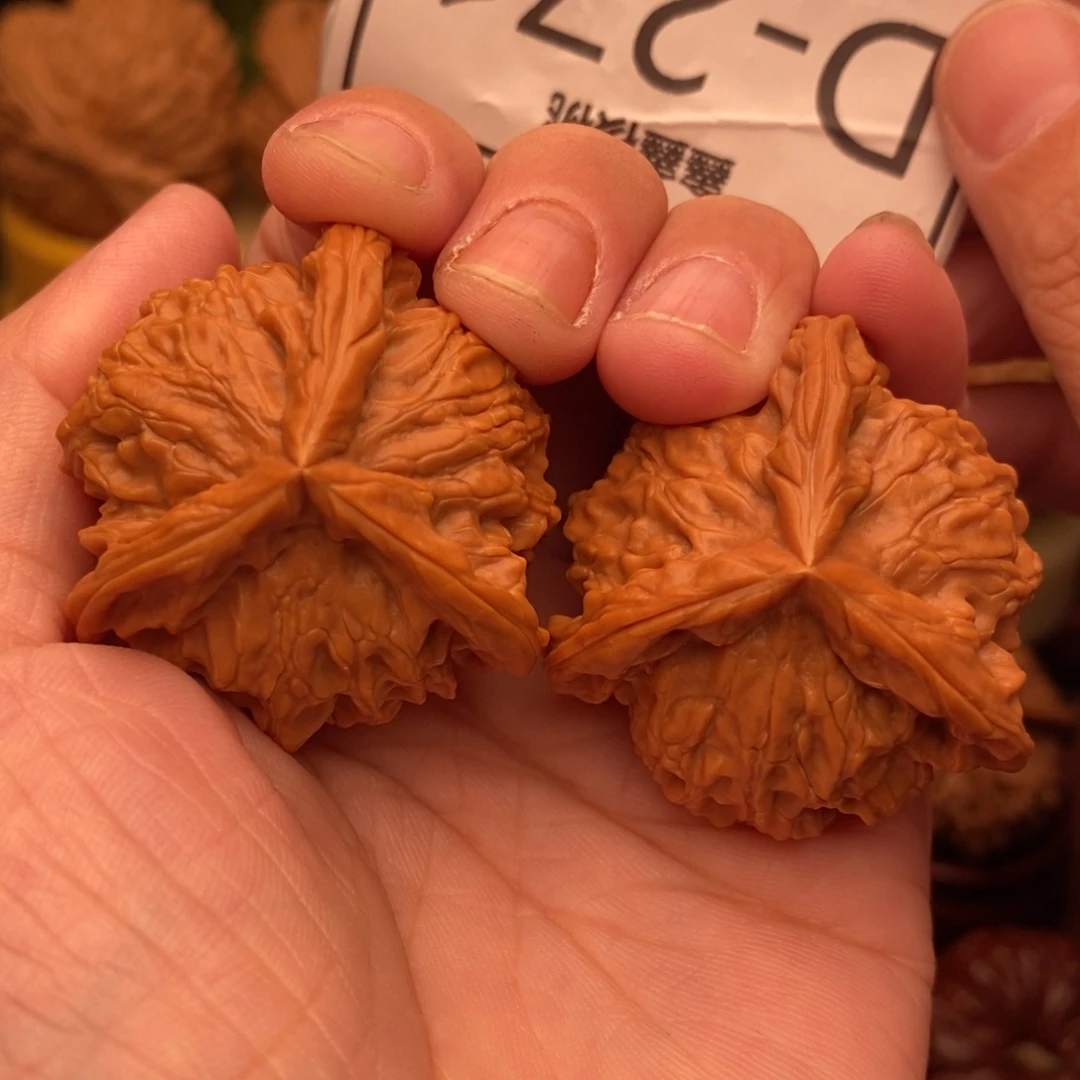 六***哥把件文玩核桃盘山奔39….