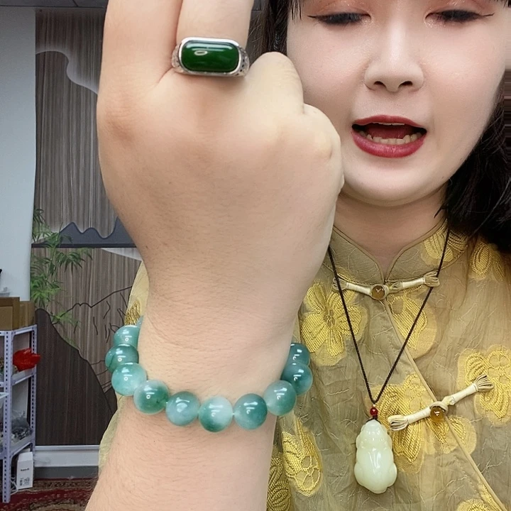 未镶嵌戒指和田玉