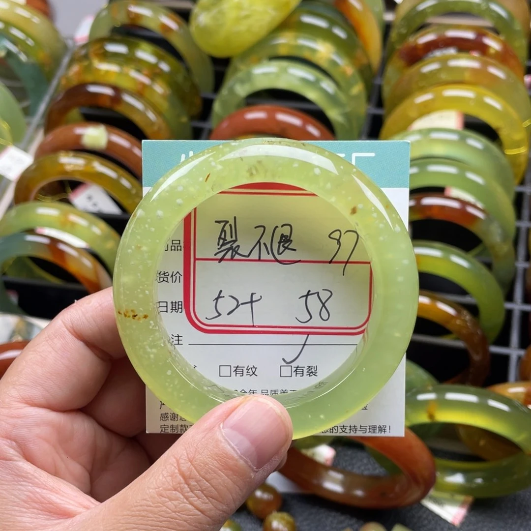 未镶嵌蛇纹石玉手镯有裂手镯特价不退不换