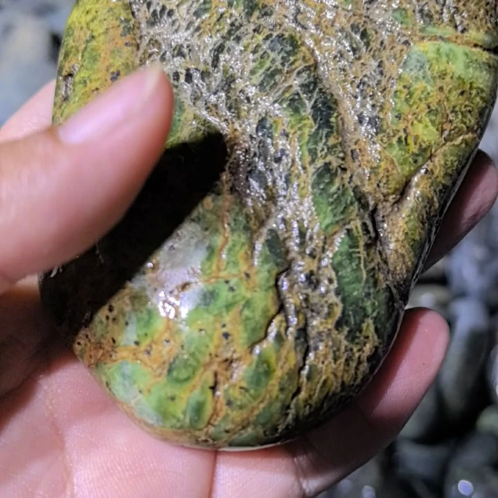 云***清有机玻璃藏玉药王石原石手把件