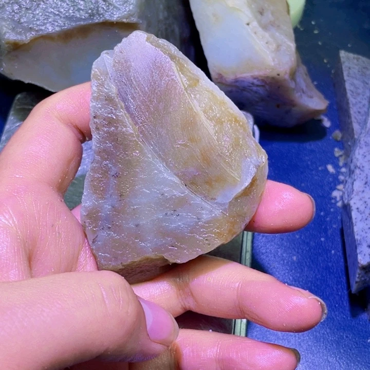 和田玉未镶嵌珠宝半成品