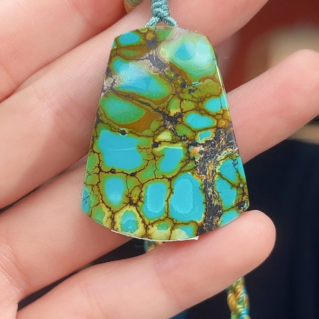 魔***妞绿松石未镶嵌珠宝奇石