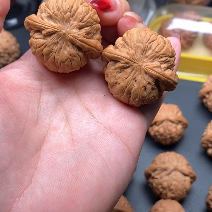 吊坠文玩核桃是***?甲骨文37