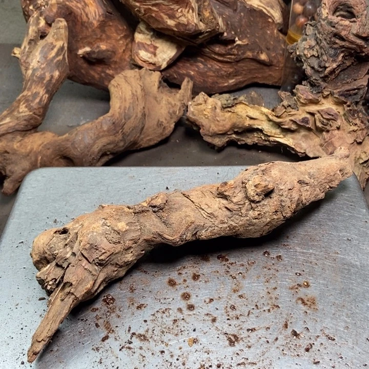 黄花梨/降香黄檀海*