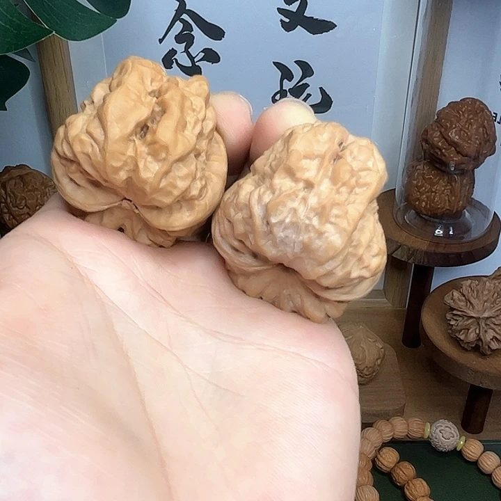 文玩核桃吊坠36号，36尺修尖，蛤蟆