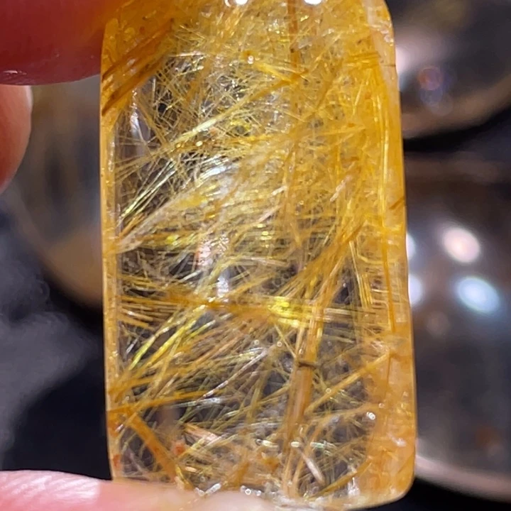 未镶嵌颈饰发晶振***画