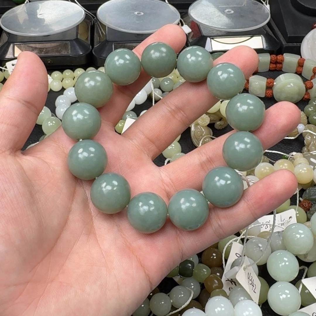 我***要和田玉未镶嵌手链