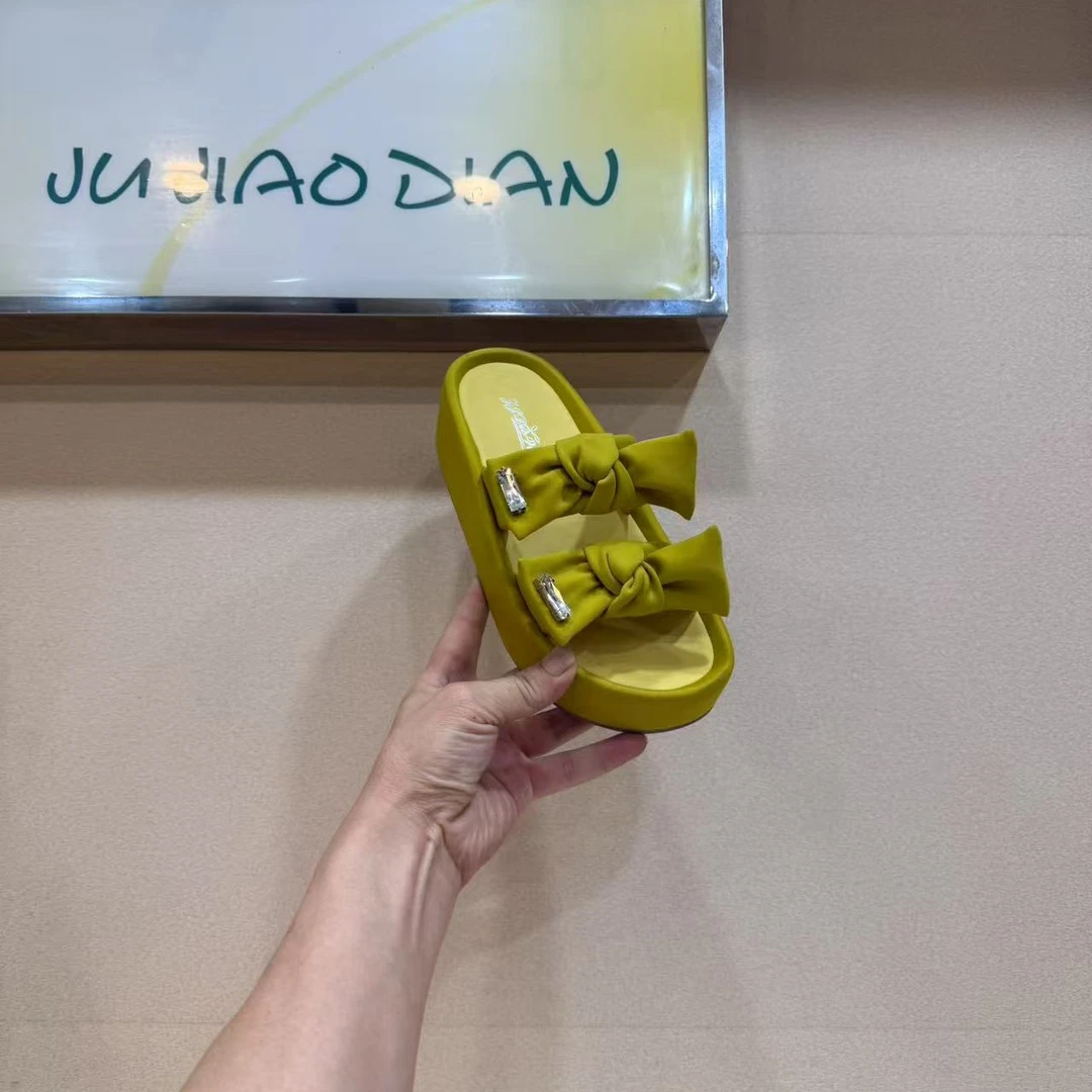 欧货洲厚底拖鞋女2025夏季新款水钻蝴蝶结外穿露趾一字面包凉拖鞋