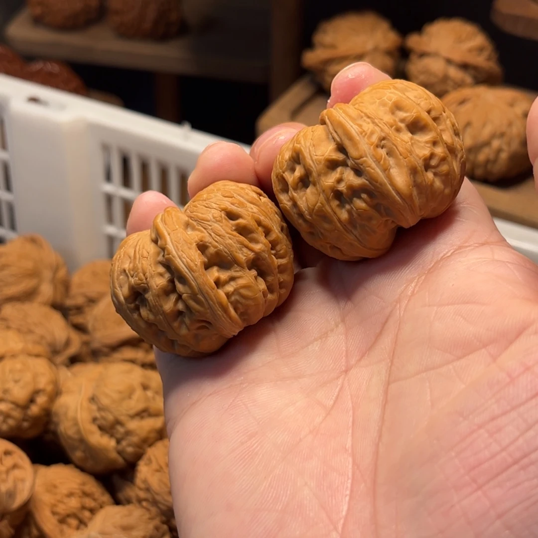 红***康文玩核桃吊坠元宝