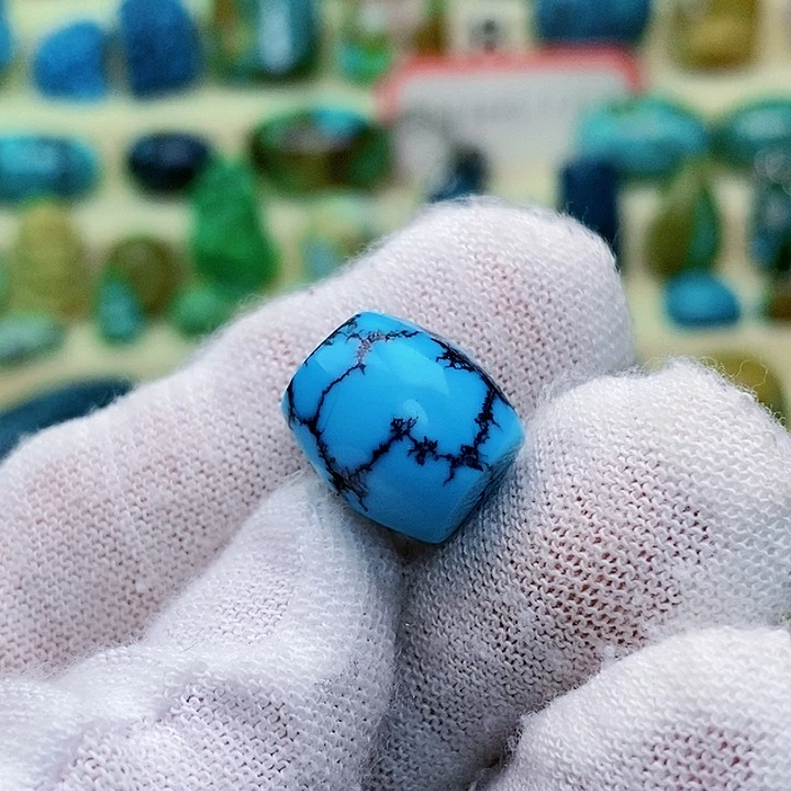 绿松石配饰未镶嵌