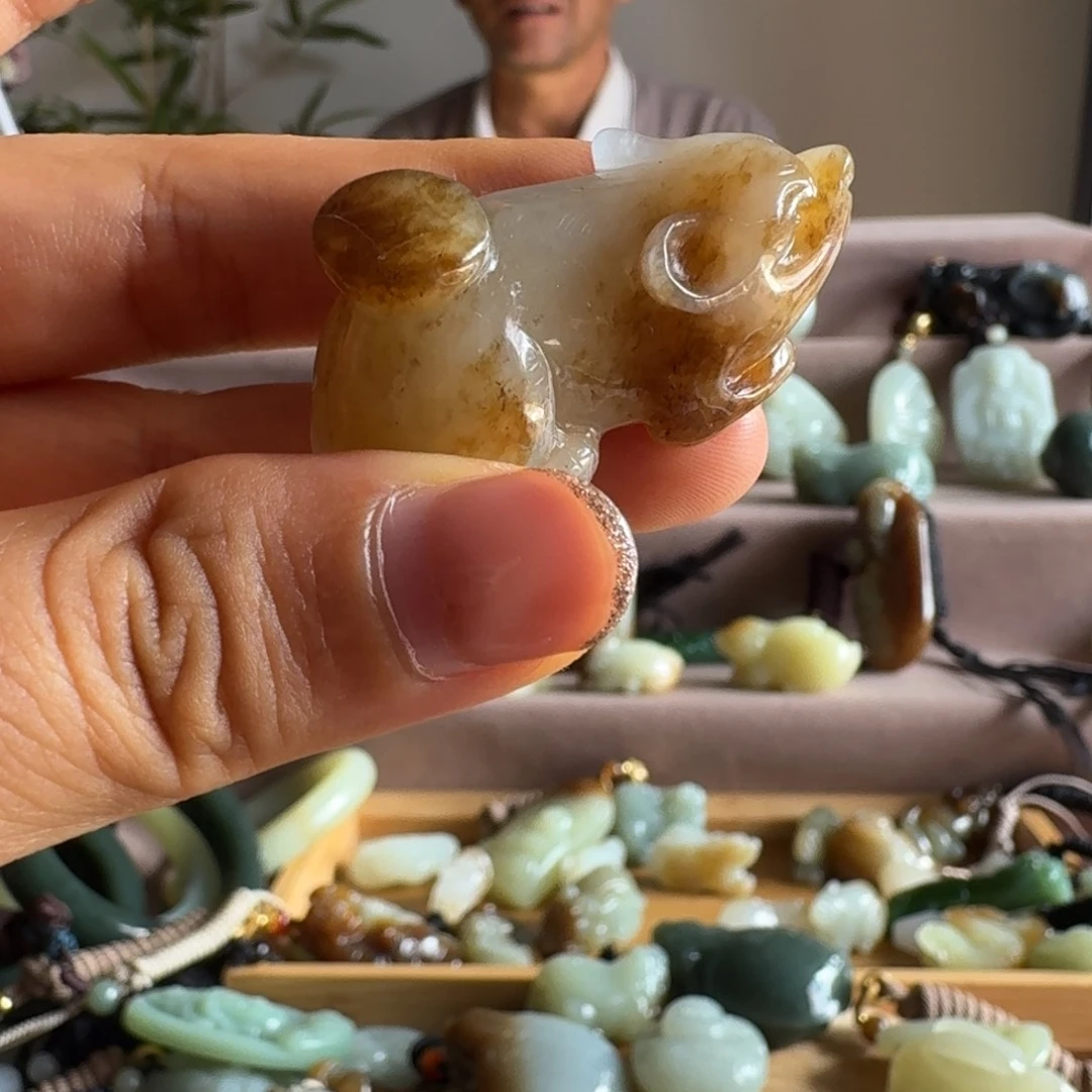 和田玉（糖玉）未镶嵌颈饰
