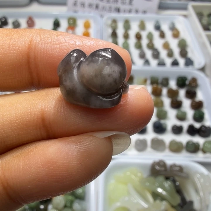 和田玉未镶嵌珠宝奇石