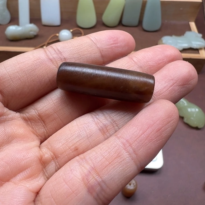 和田玉未镶嵌颈饰且末糖路路通