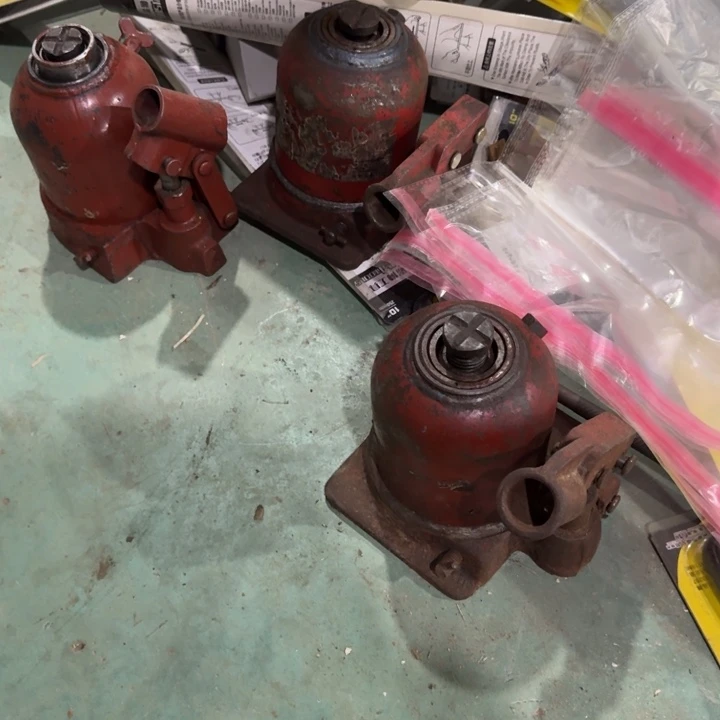 日本胖子千斤顶发货