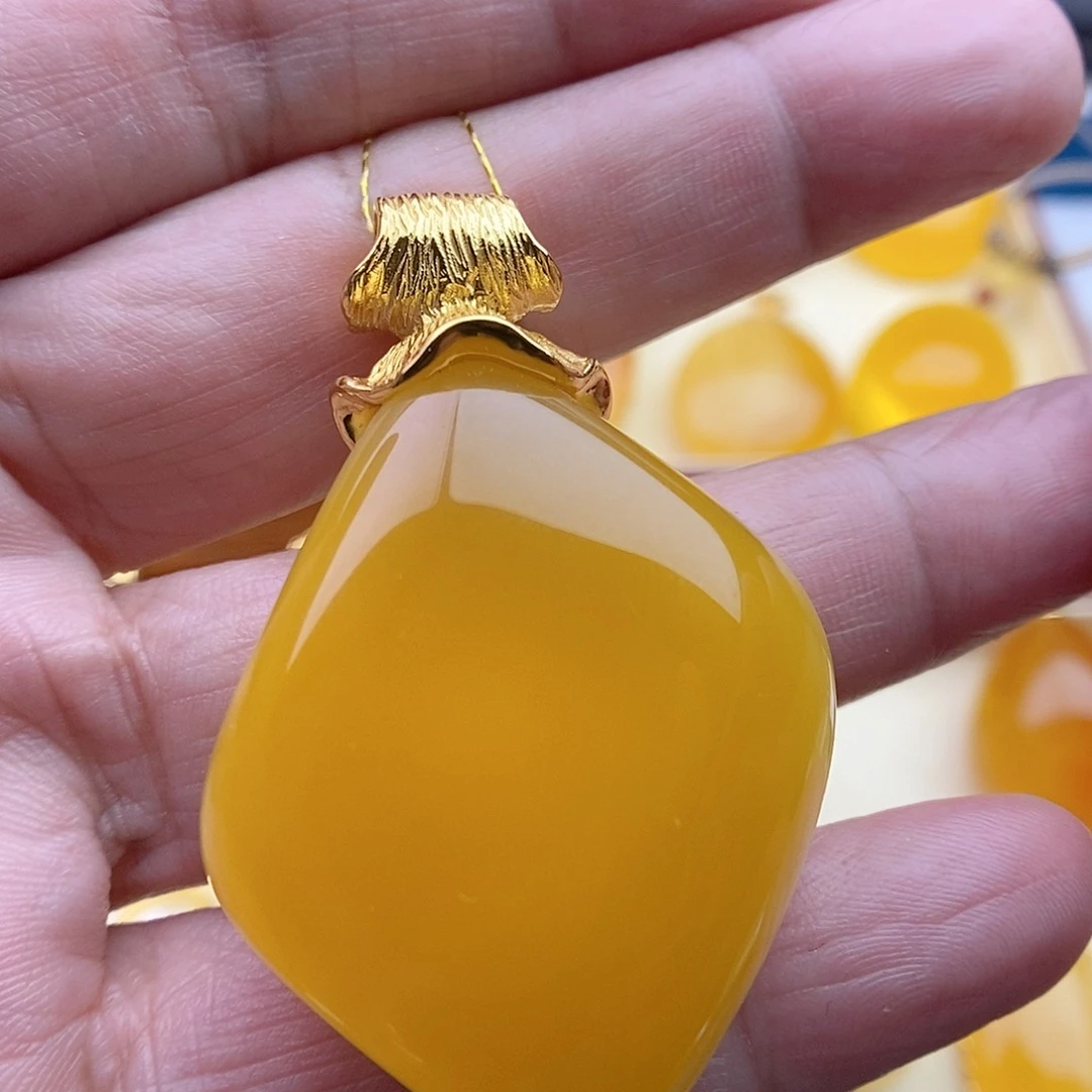 琥珀颈饰银S925镀金镶嵌