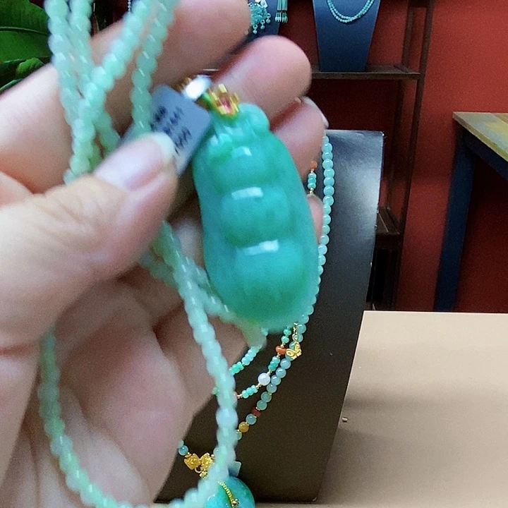 翡翠未镶嵌颈饰吊坠