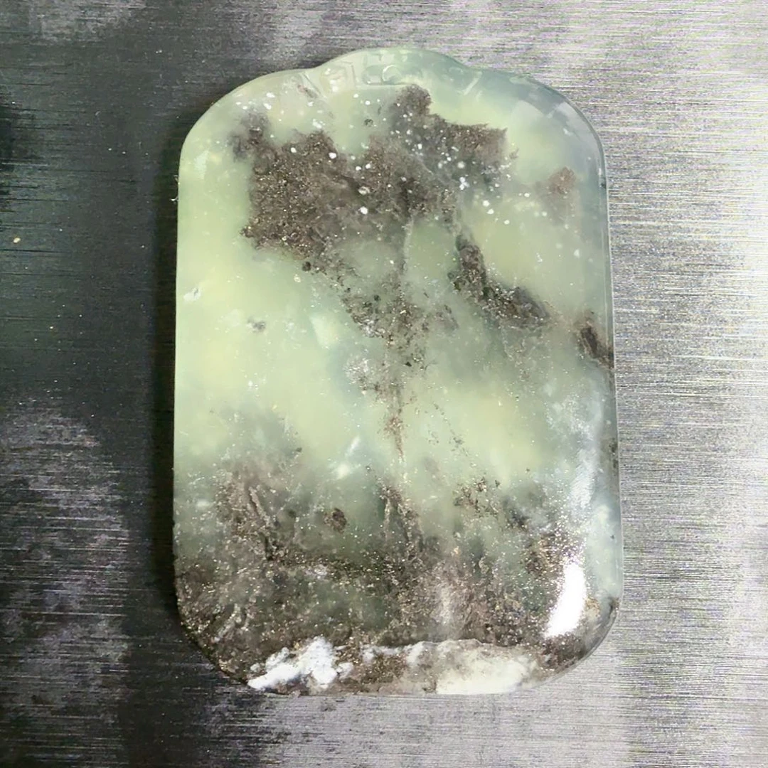 蛇纹石玉颈饰未镶嵌无事牌