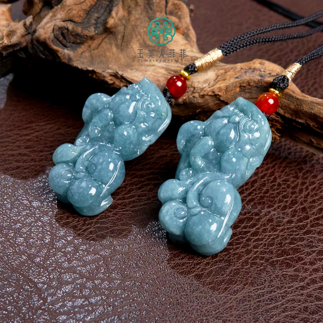 玉美人菲菲/翡翠貔貅吊坠约41*23mm/多样性发一
