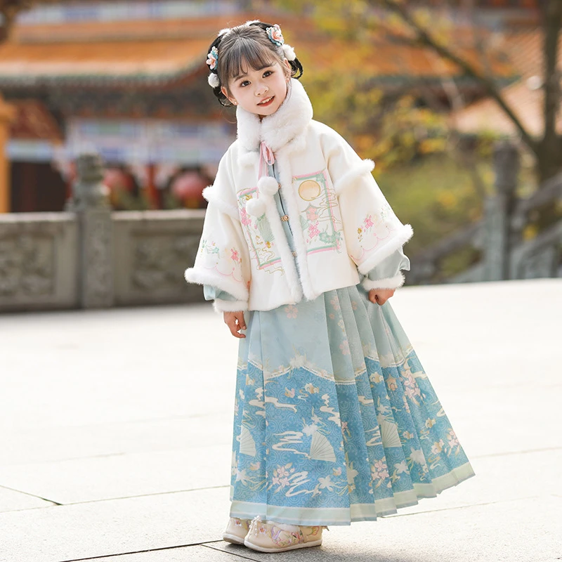 女童明制冬季唐装过年拜年服2024新款国风汉服儿童加厚马面裙套装