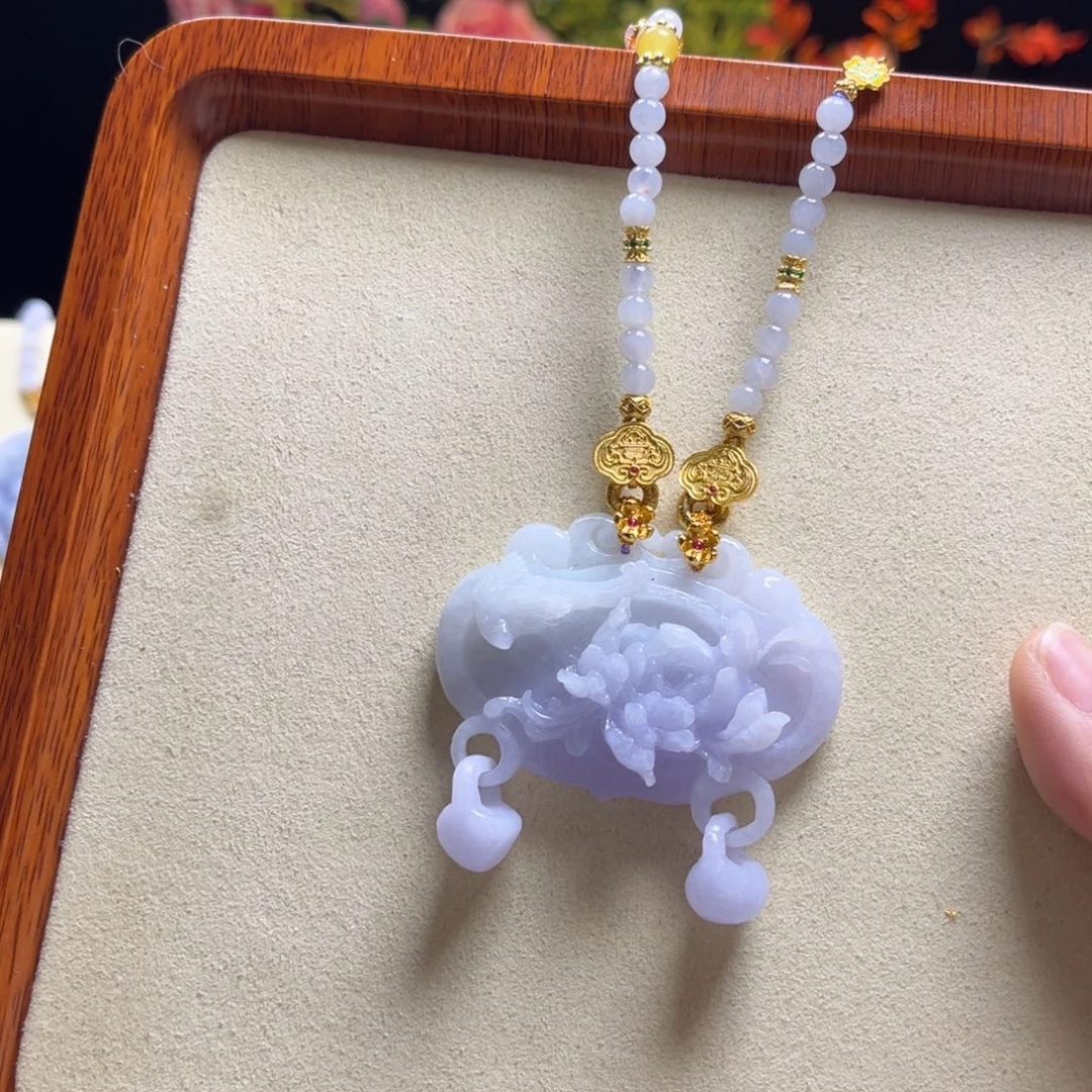 翡翠颈饰未镶嵌紫锁