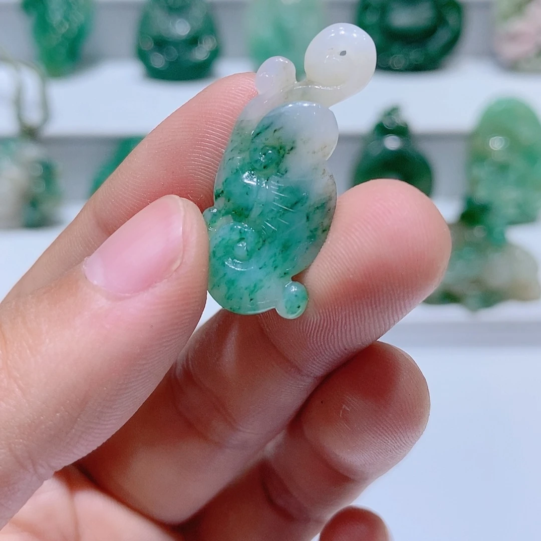 独山玉未镶嵌吊坠