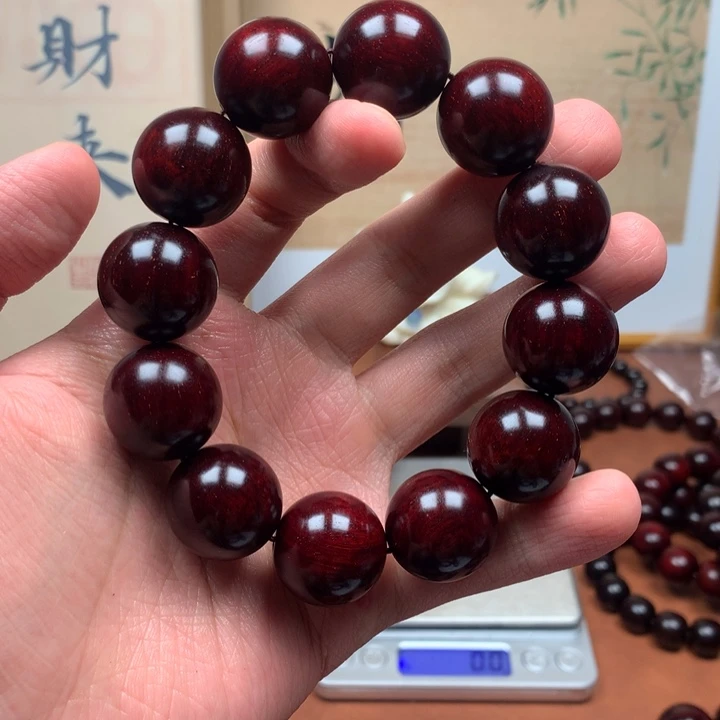 牧***。檀香紫檀（小叶紫檀）