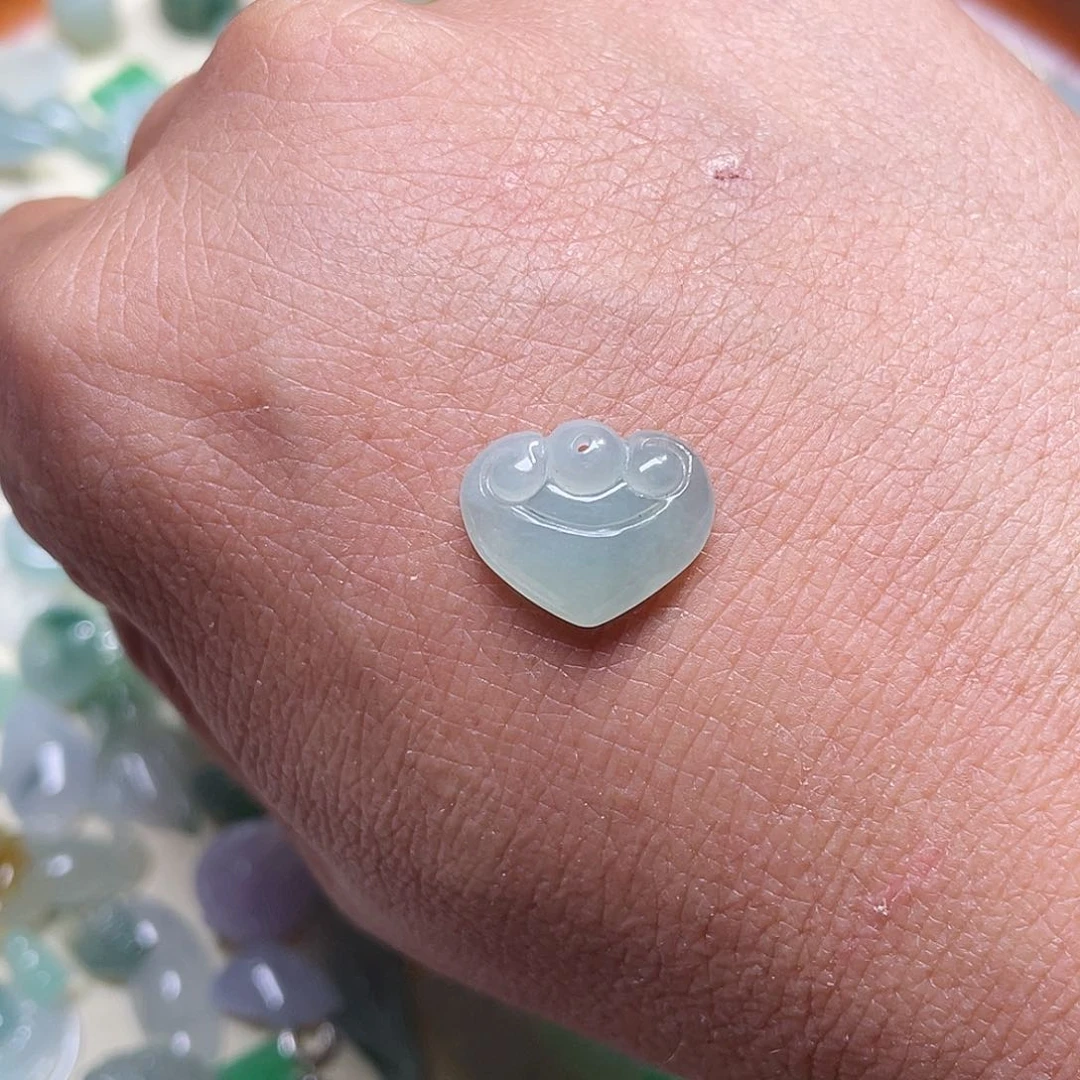 颈饰未镶嵌翡翠如意