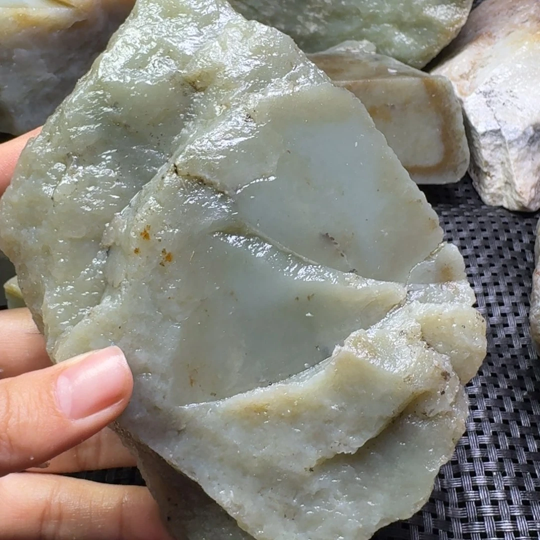和田玉（糖玉）未镶嵌颈饰