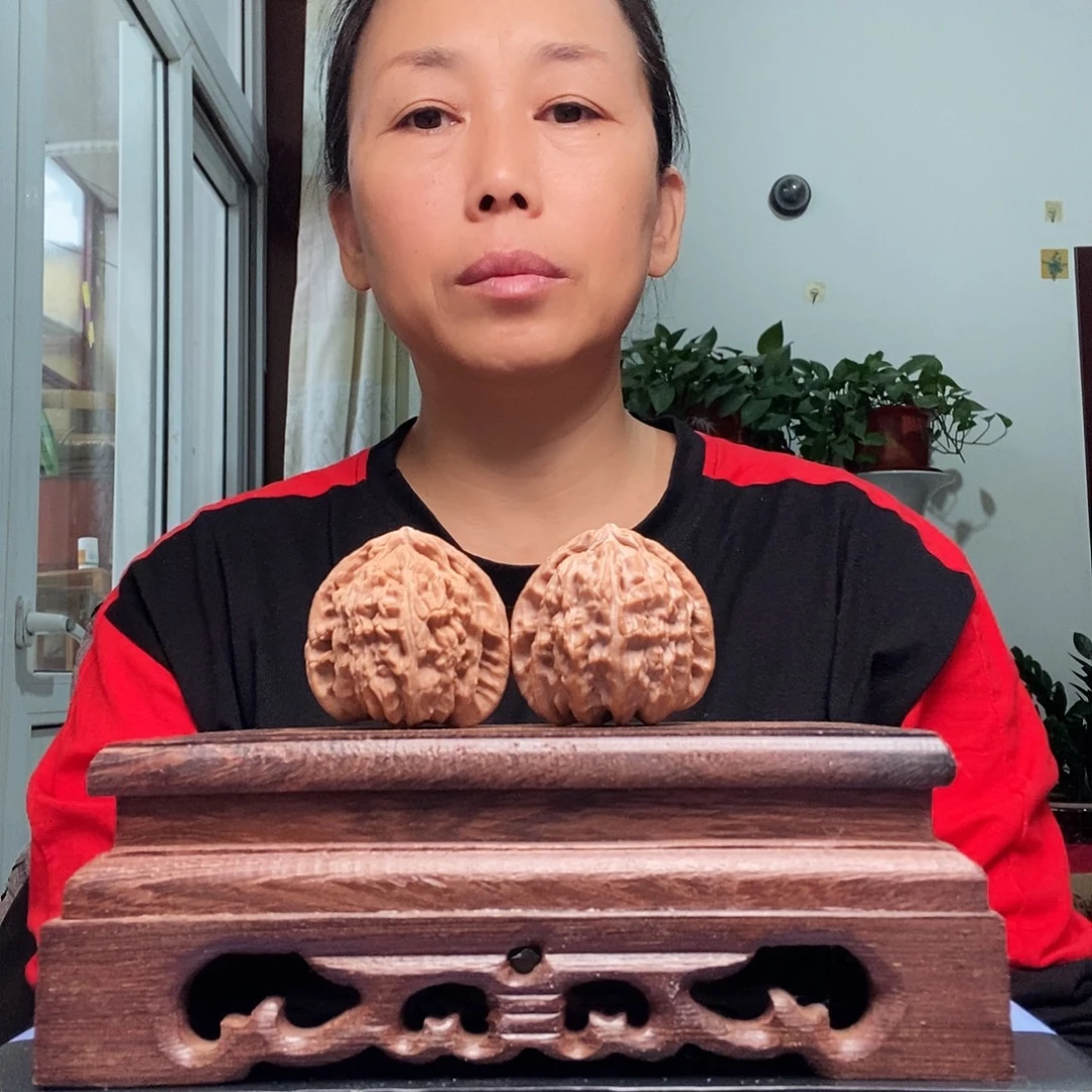 文玩核桃吊坠白狮子头