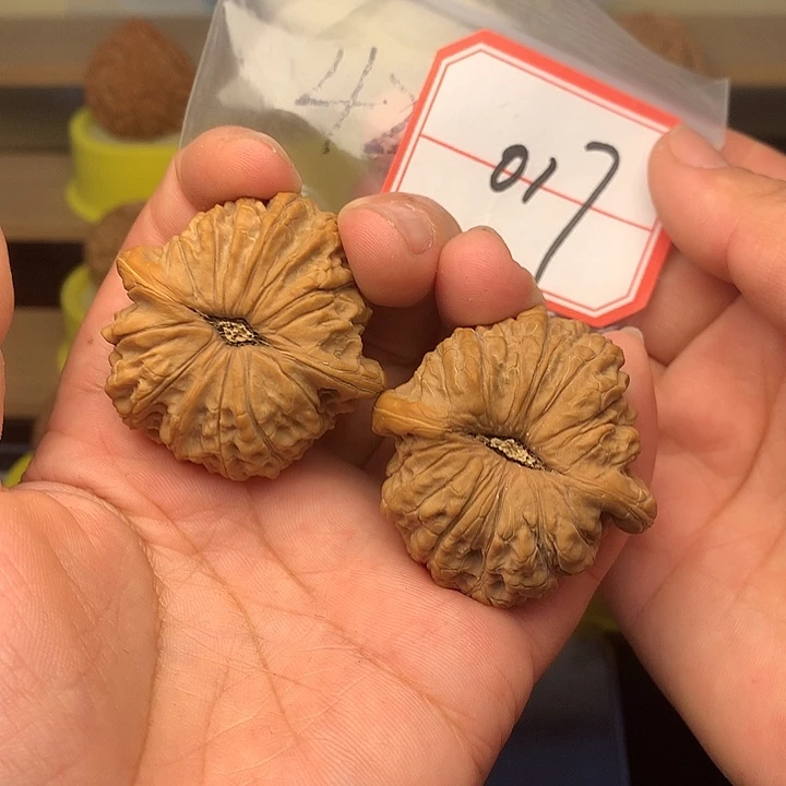把件文玩核桃麒麟