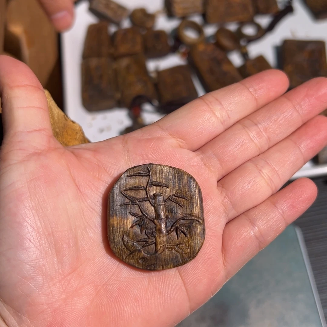 沉香沉香碎屑棋楠雕刻块料4.6克