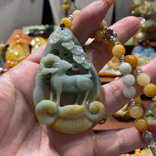 蛇纹石玉未镶嵌颈饰