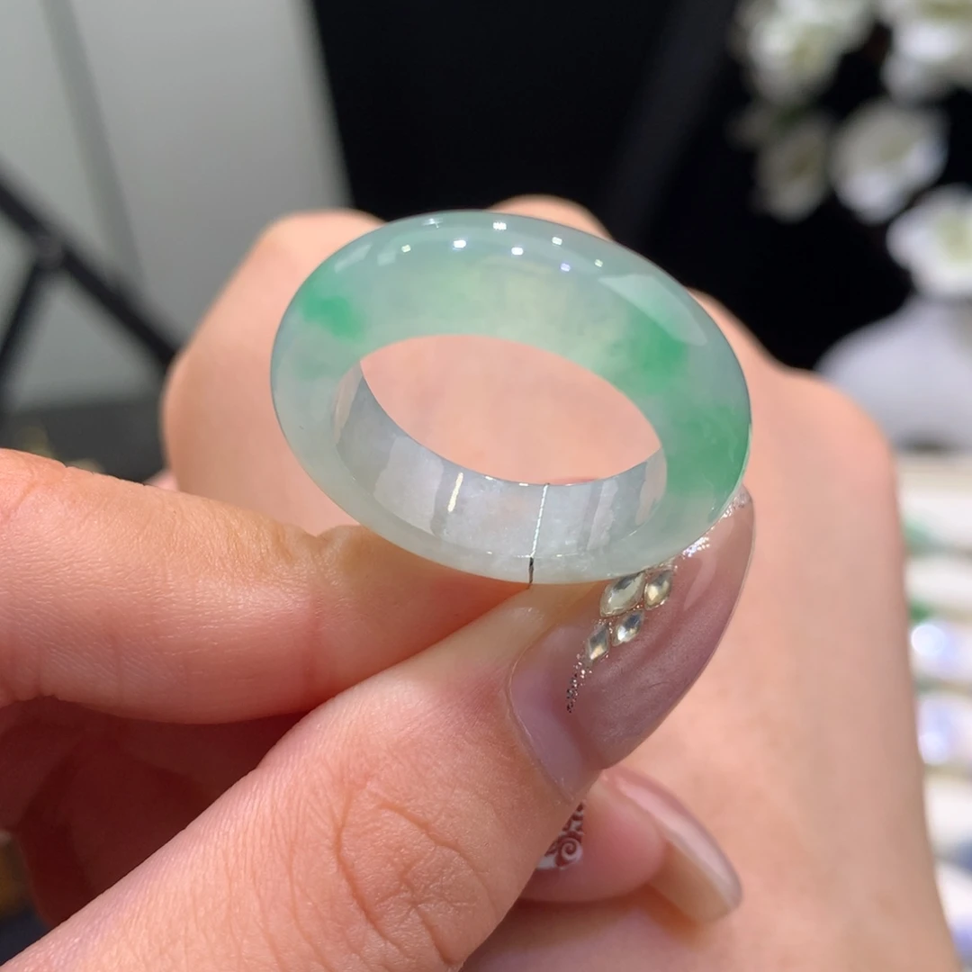 翡翠未镶嵌戒指翡翠