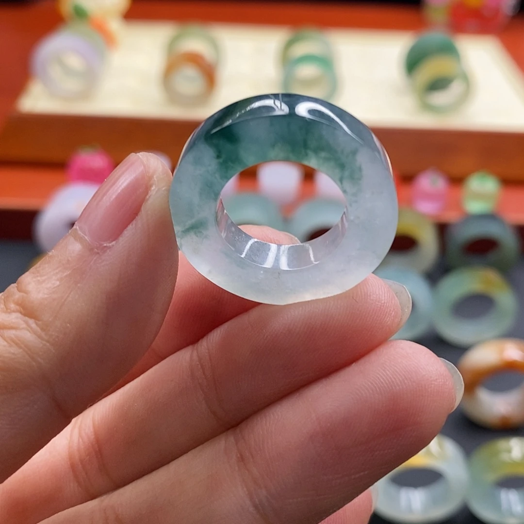 拒***…定制翡翠未镶嵌翡翠