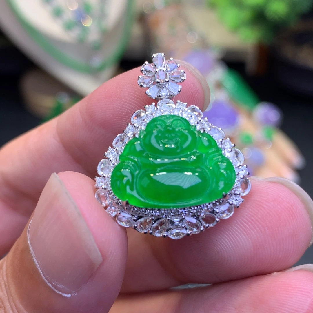 颈饰18K金镶嵌翡翠