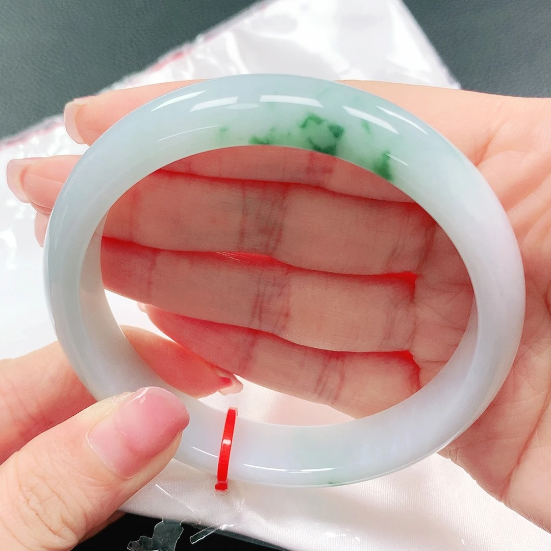 翡翠手镯未镶嵌63圈