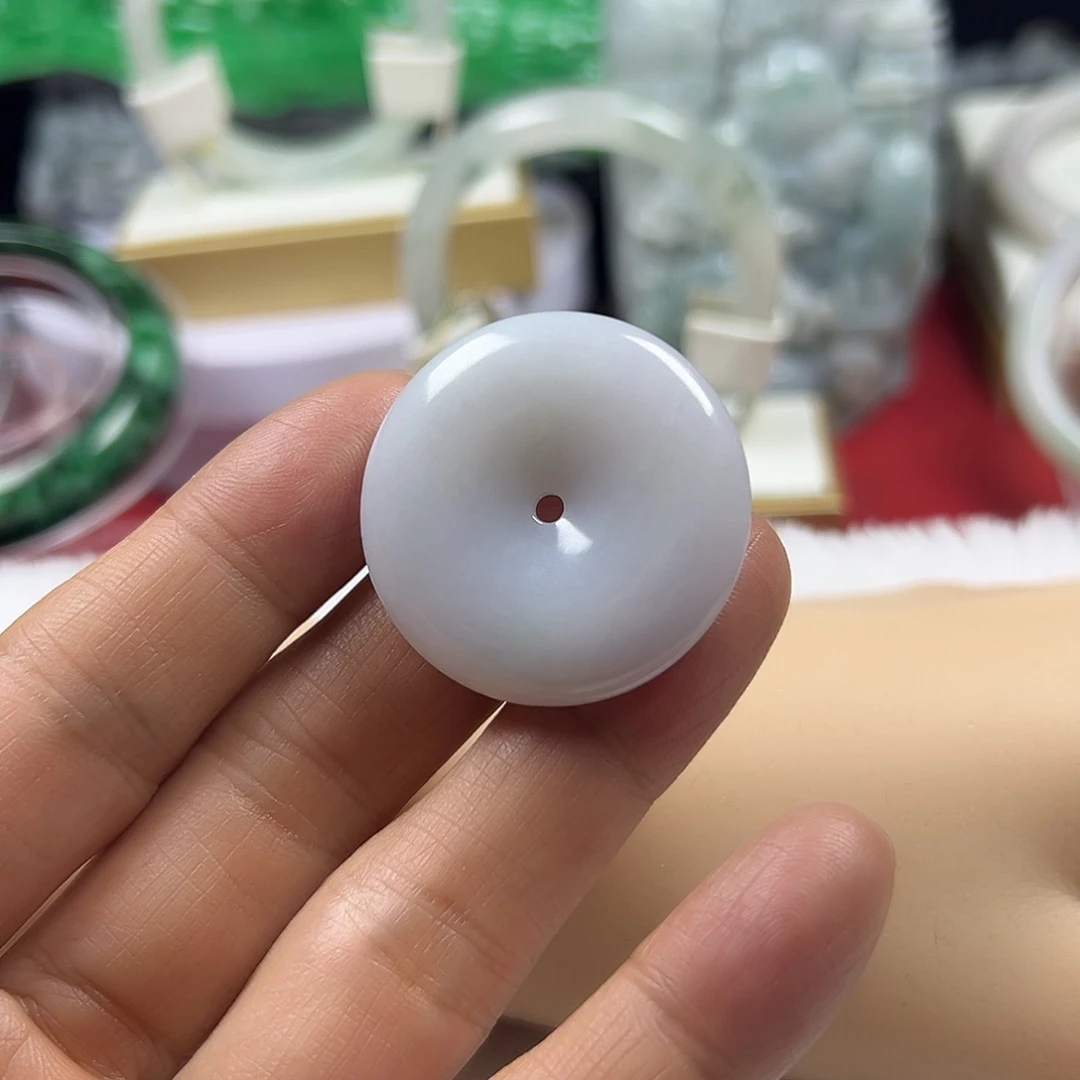 颈饰未镶嵌翡翠平安扣