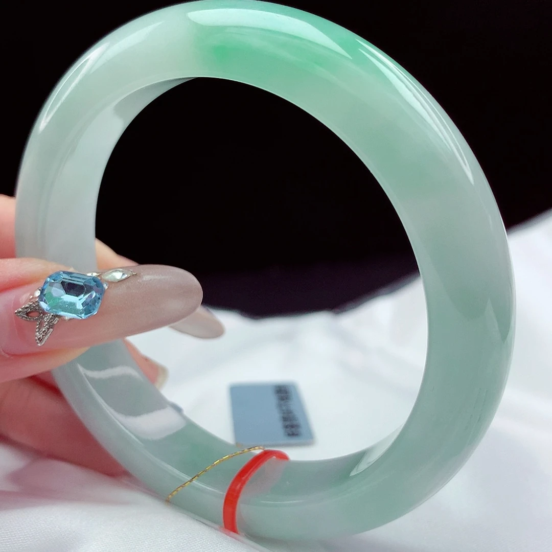 翡翠手镯未镶嵌57圈4835