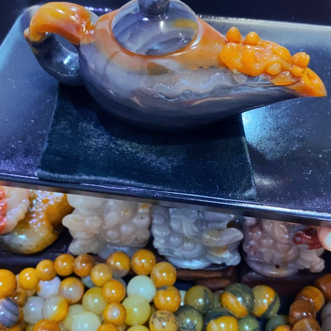 未镶嵌石英质玉（黄龙玉）手链
