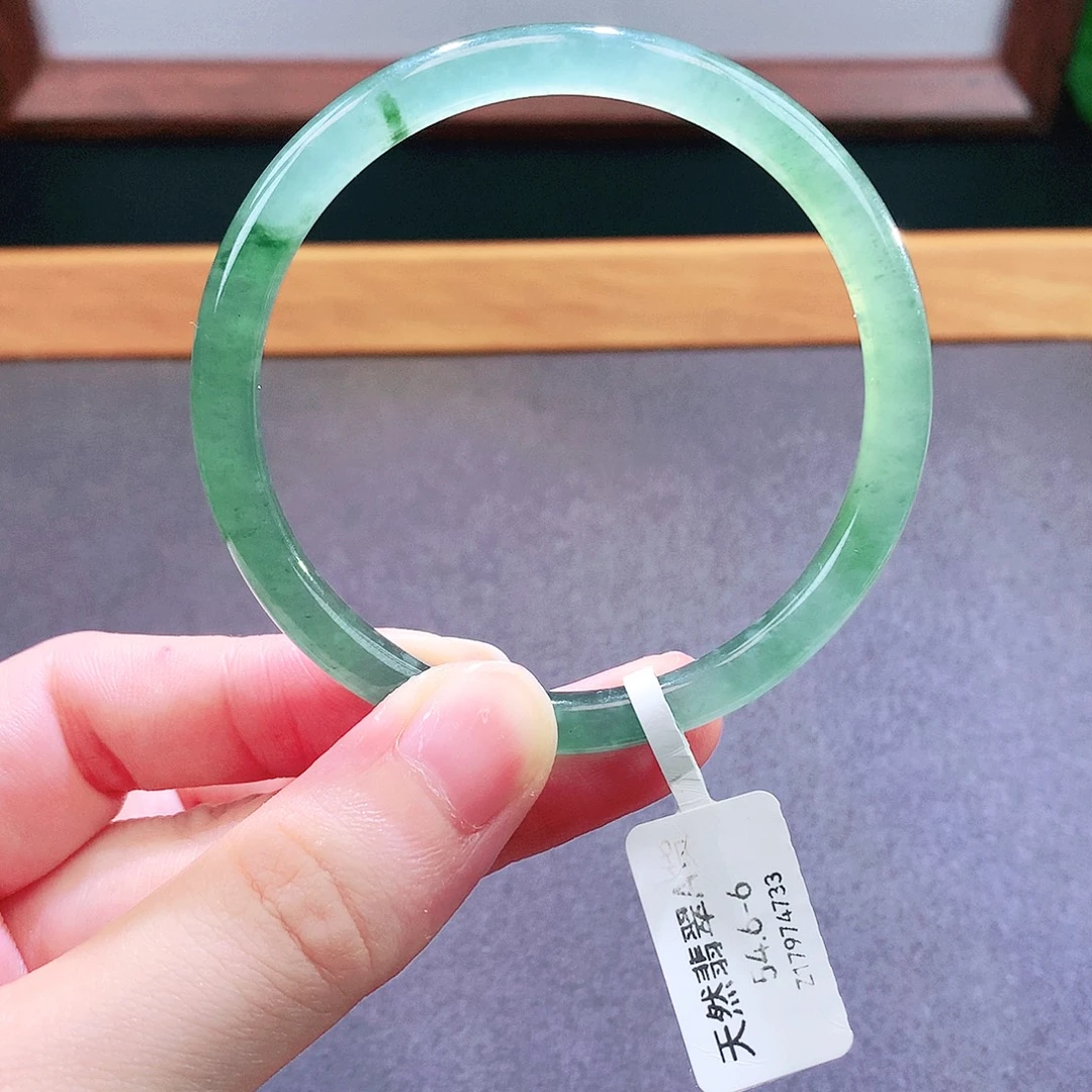 未镶嵌手镯翡翠天然翡翠