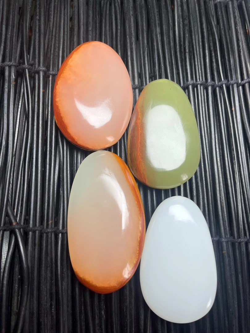 新疆昆仑山料三彩石 [一物一拍所见所得]