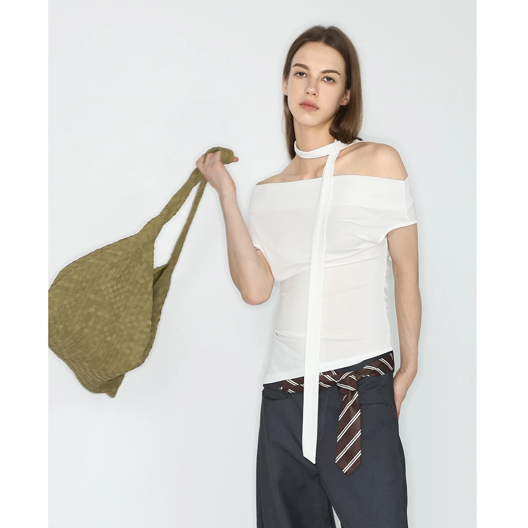 JDE 白色小众设计感一字领露肩针织衫女夏薄款修身显瘦不规则上衣