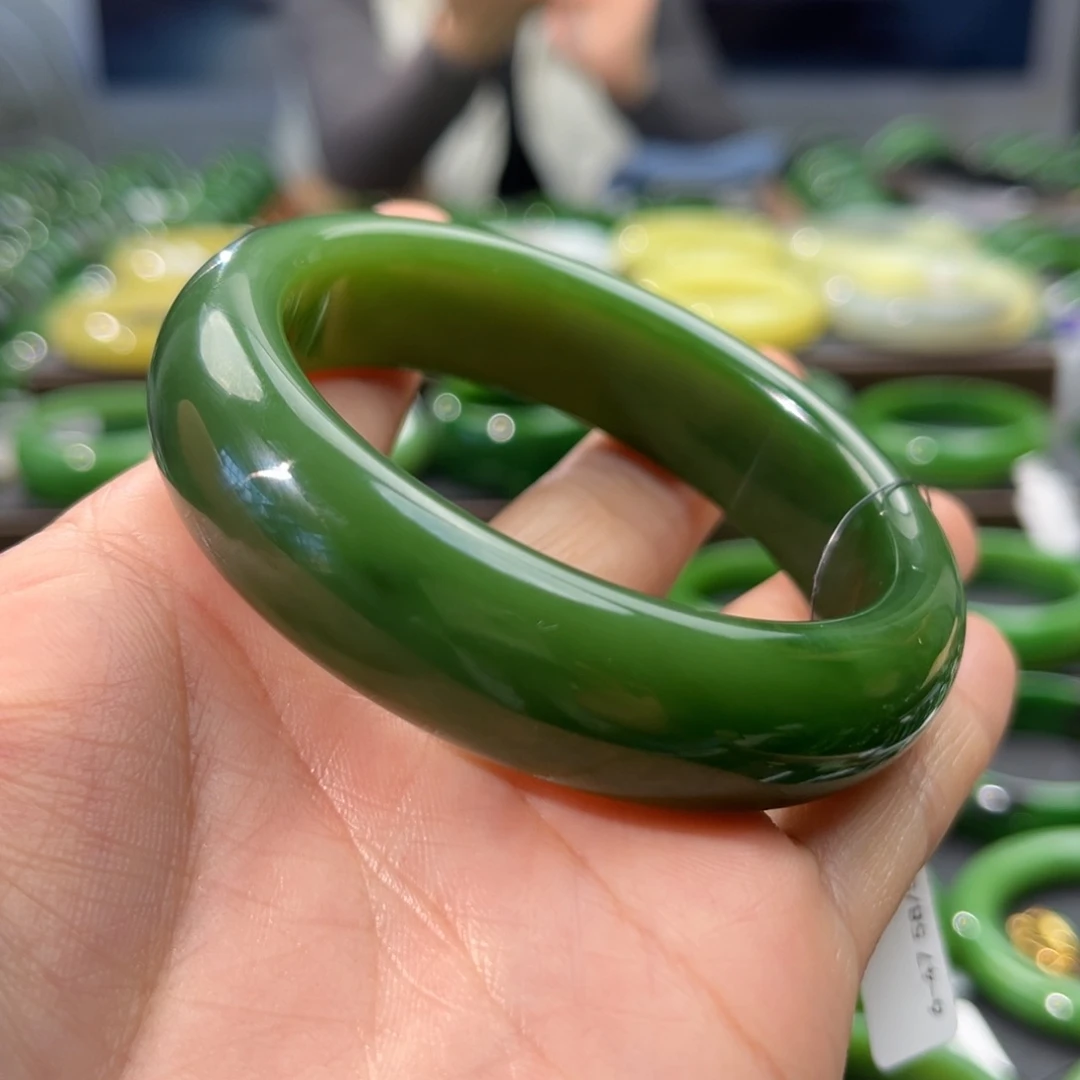 和田玉（碧玉）手镯未镶嵌