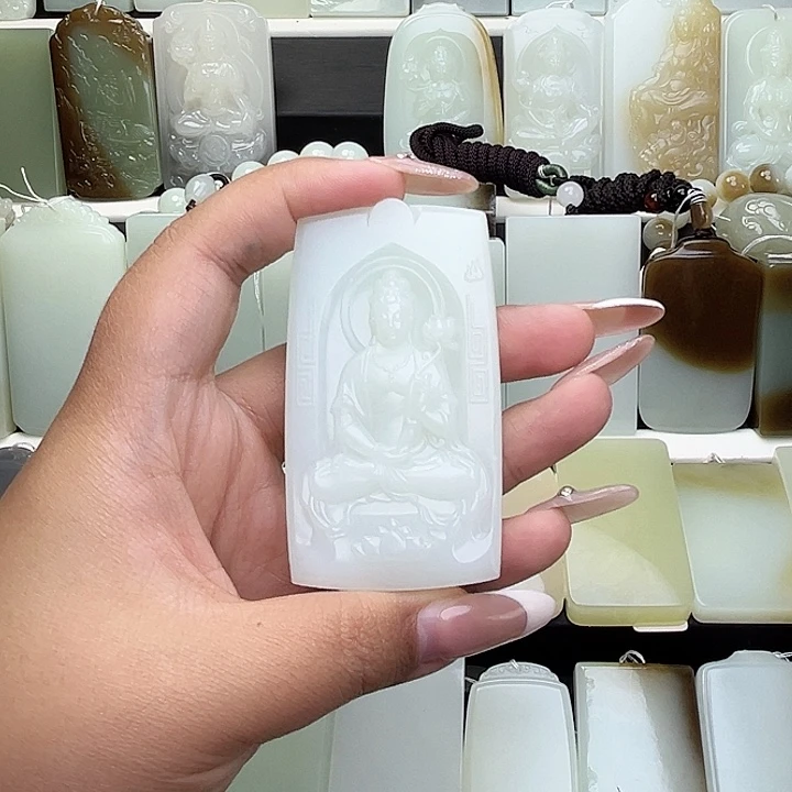 颈饰未镶嵌和田玉