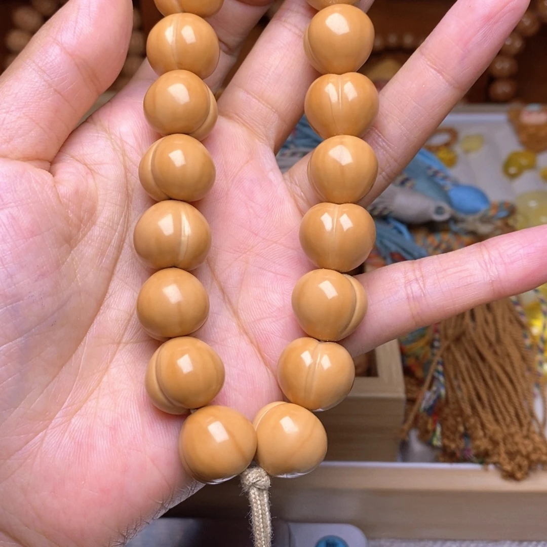 陶***子手串猴头核桃泡芙手持